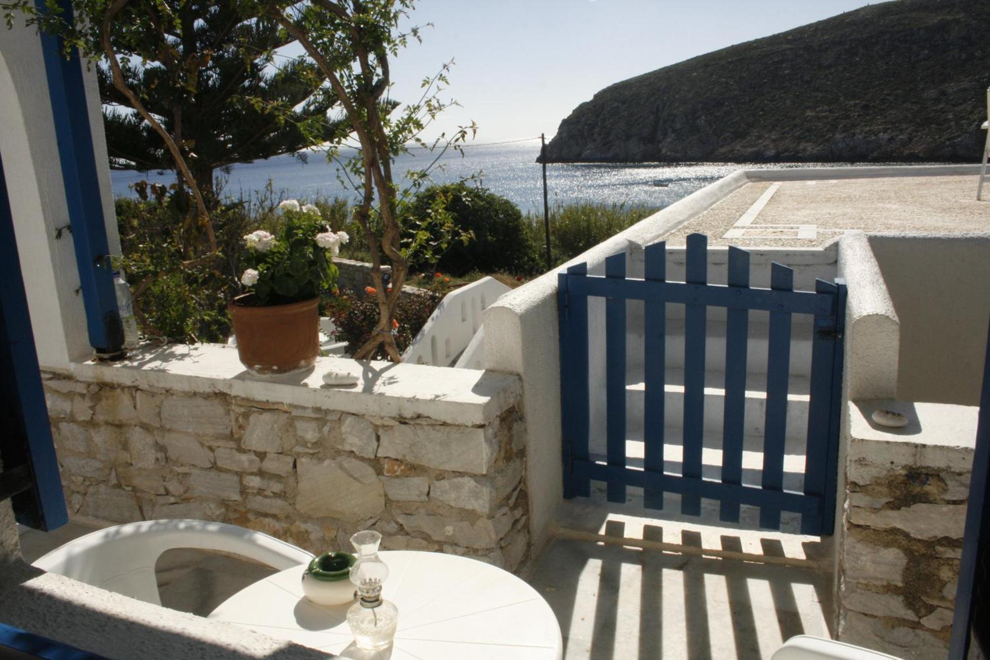Flora's Apollon (Naxos)