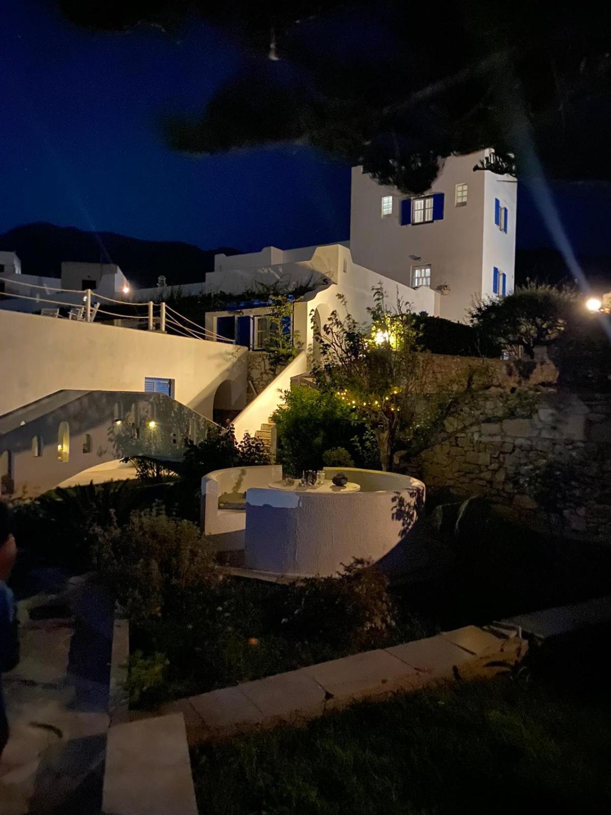 Flora's Apollon (Naxos)